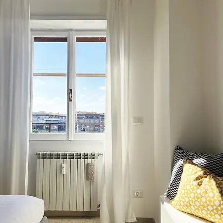 Apartment Yellow Sweet Rome