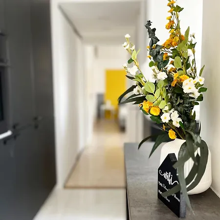Yellow Sweet Рим