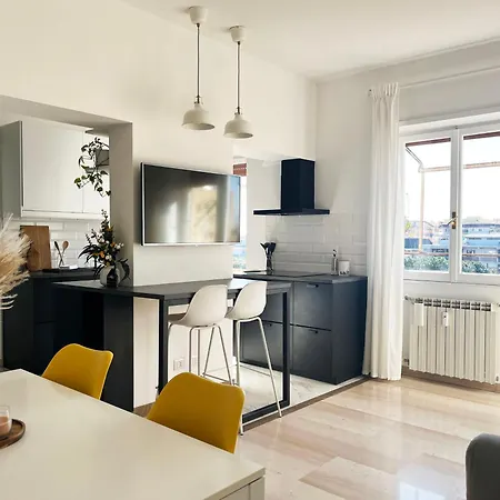 Yellow Sweet Apartment *